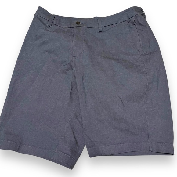 Lululemon Shorts Men 34 Blue Commission 11" Quick Oxford Chino Golf Stretch - Picture 1 of 5